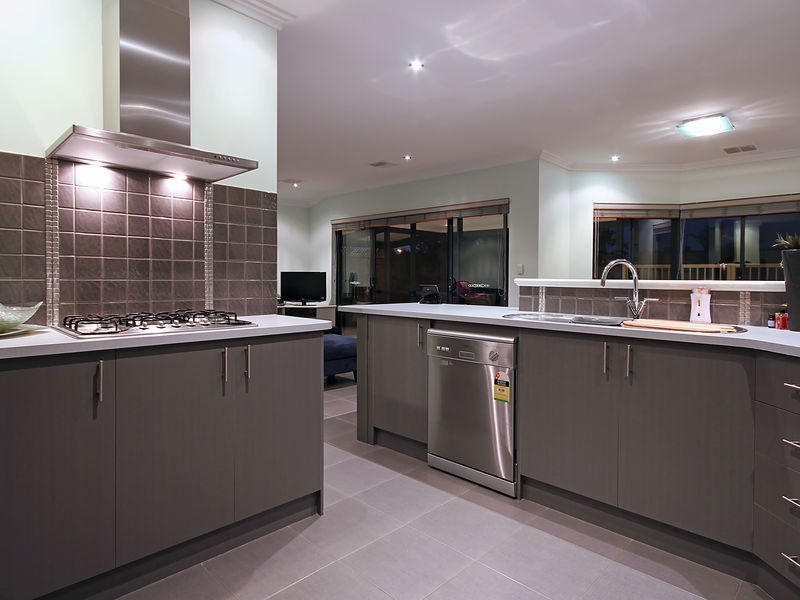2 Bittern Street, Tapping WA 6065