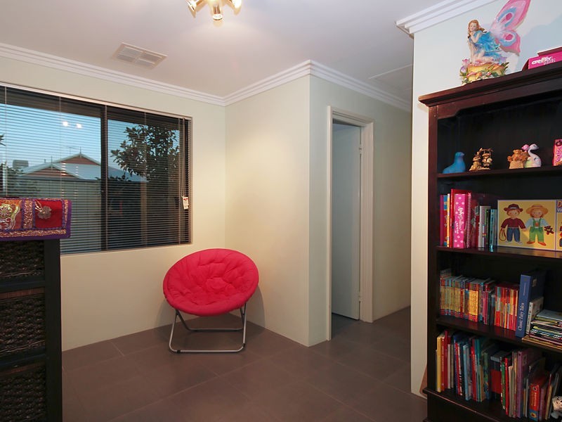 2 Bittern Street, Tapping WA 6065