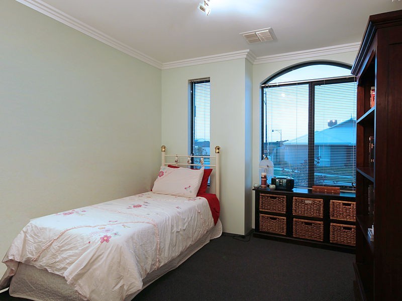 2 Bittern Street, Tapping WA 6065