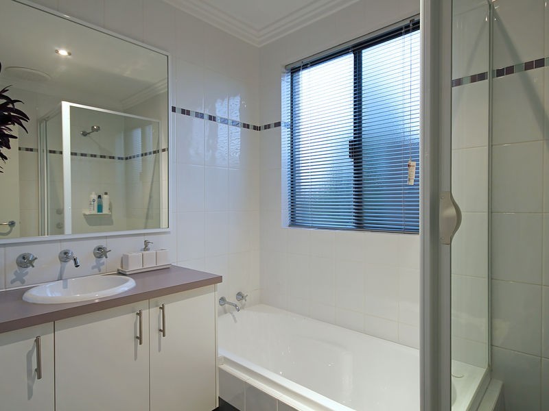 2 Bittern Street, Tapping WA 6065