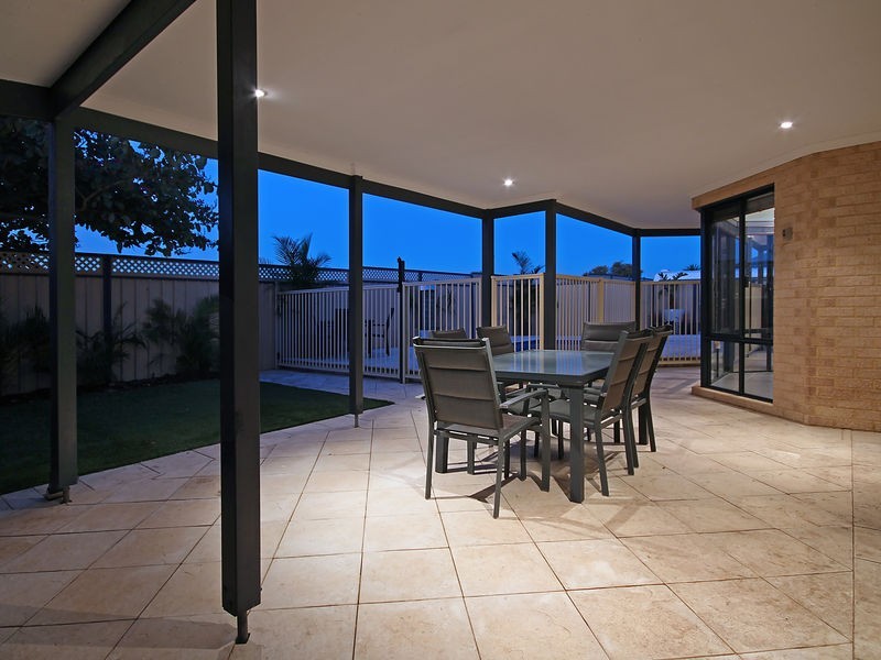 2 Bittern Street, Tapping WA 6065