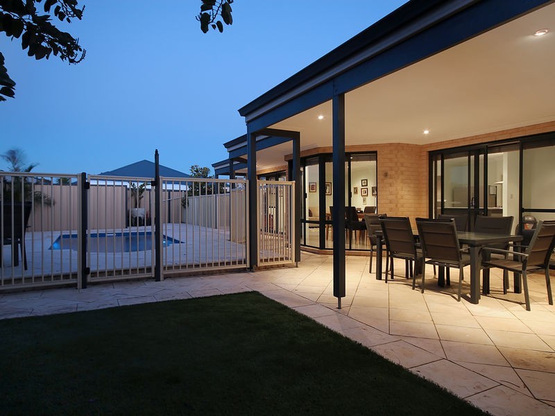 2 Bittern Street, Tapping WA 6065