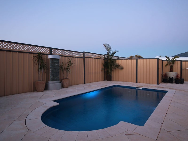 2 Bittern Street, Tapping WA 6065