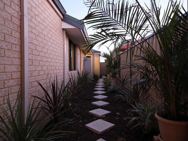 2 Bittern Street, Tapping WA 6065