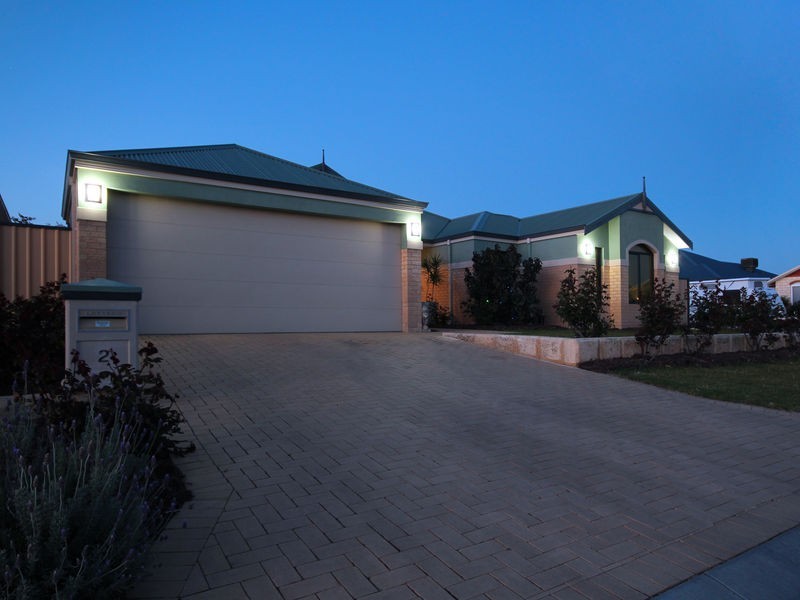 2 Bittern Street, Tapping WA 6065