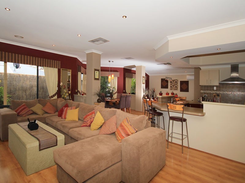 10 Carpenter Chase, Wanneroo WA 6065