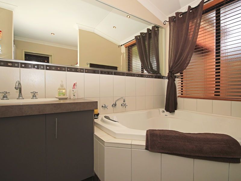 10 Carpenter Chase, Wanneroo WA 6065