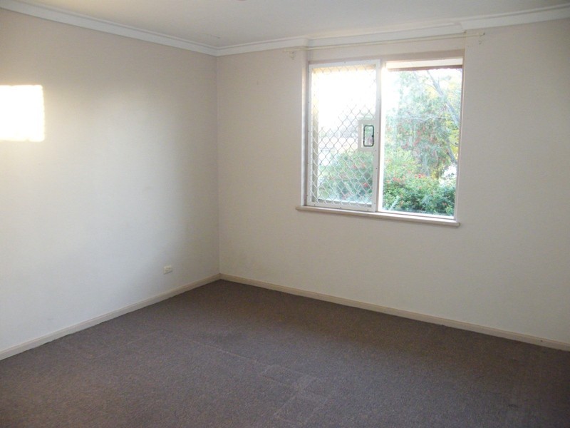 8b Thompson Drive, Wanneroo WA 6065