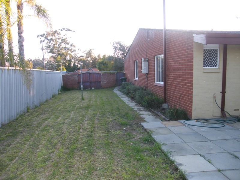 8b Thompson Drive, Wanneroo WA 6065