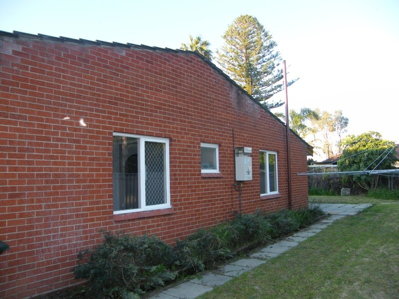 8b Thompson Drive, Wanneroo WA 6065