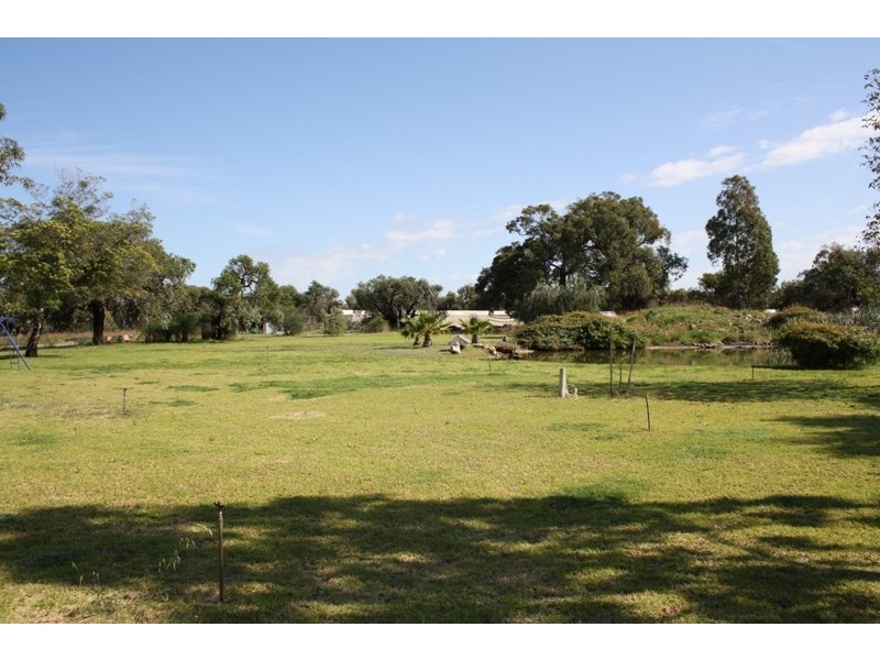 100 Dooling Road, Gingin WA 6503