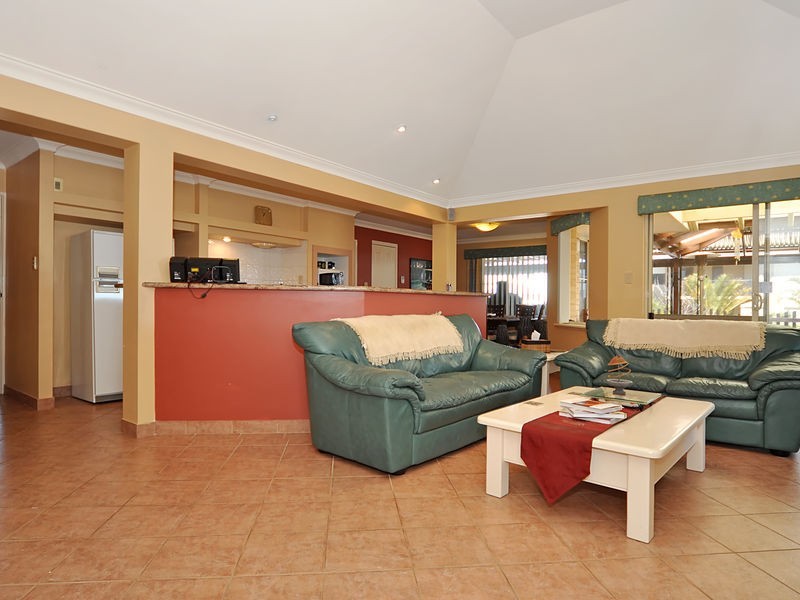 144 Southern Cross Circle, Ocean Reef WA 6027