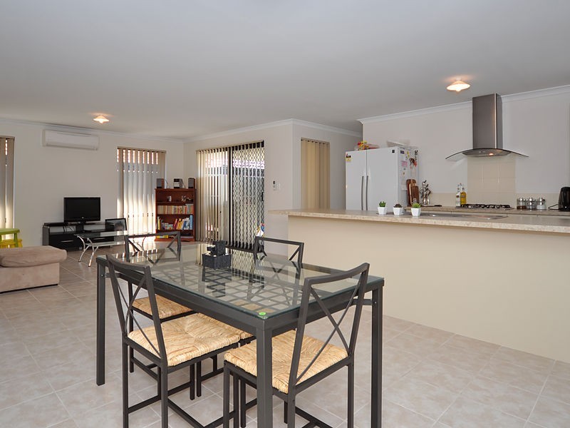 14 Sessilis Road, Banksia Grove WA 6031