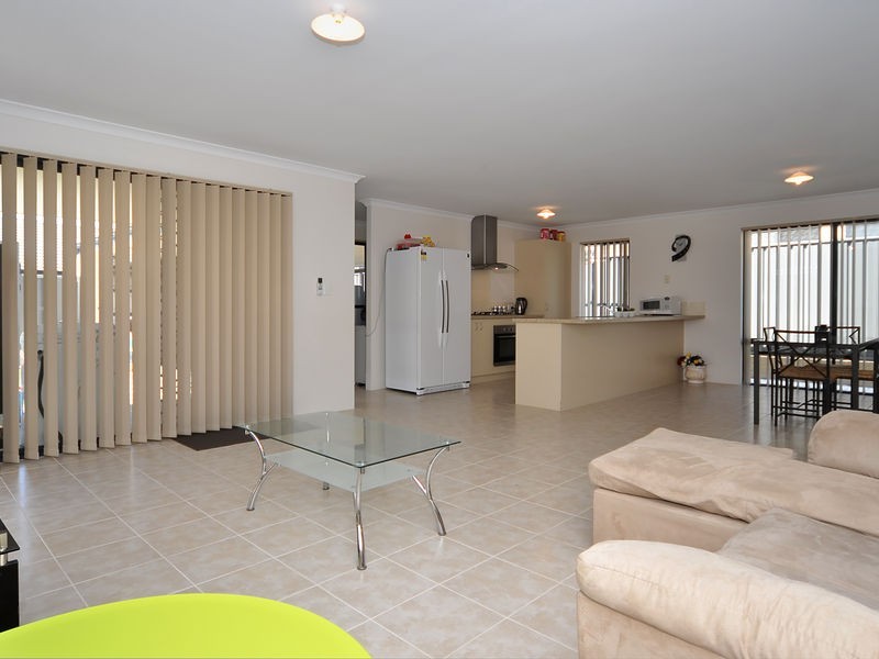 14 Sessilis Road, Banksia Grove WA 6031