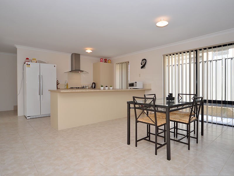 14 Sessilis Road, Banksia Grove WA 6031