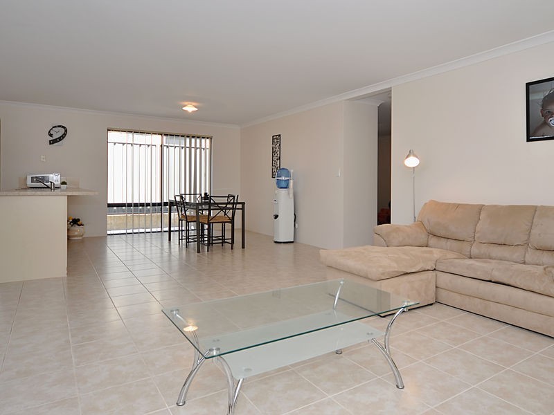 14 Sessilis Road, Banksia Grove WA 6031