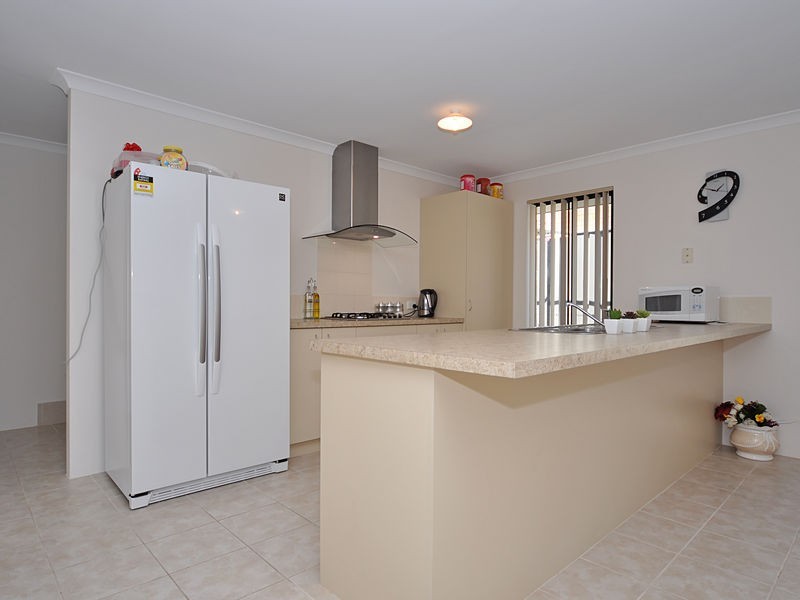 14 Sessilis Road, Banksia Grove WA 6031