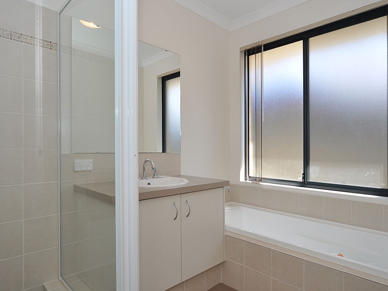 14 Sessilis Road, Banksia Grove WA 6031