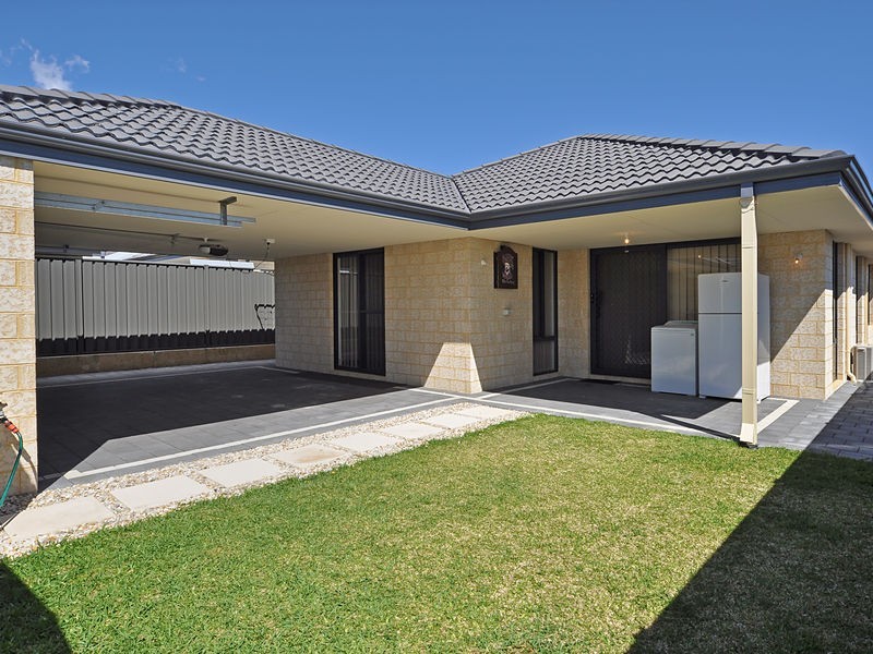14 Sessilis Road, Banksia Grove WA 6031