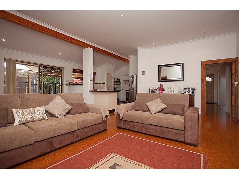 5 Iandra Loop, Carramar WA 6031