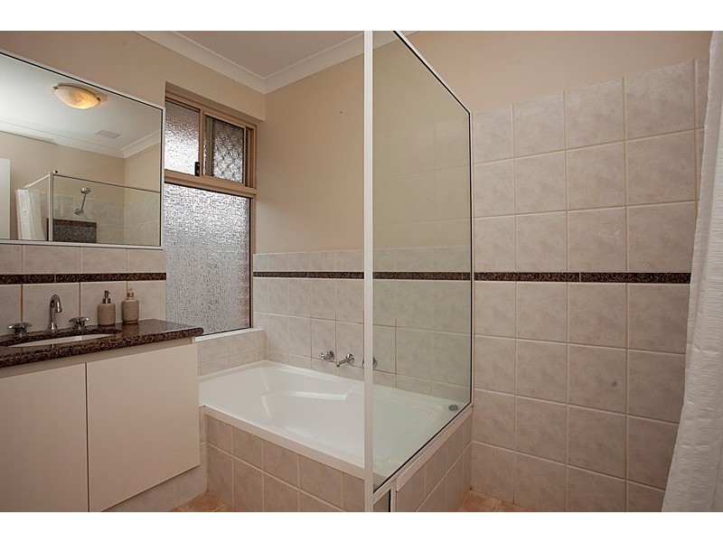 5 Iandra Loop, Carramar WA 6031