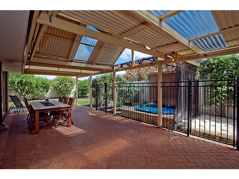 5 Iandra Loop, Carramar WA 6031