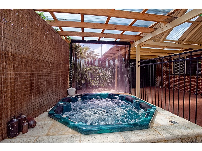 5 Iandra Loop, Carramar WA 6031