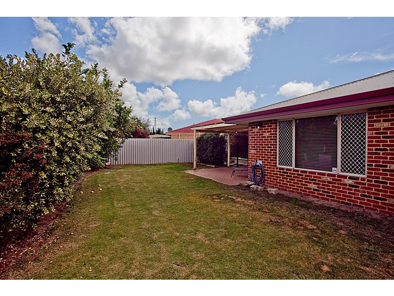 5 Iandra Loop, Carramar WA 6031
