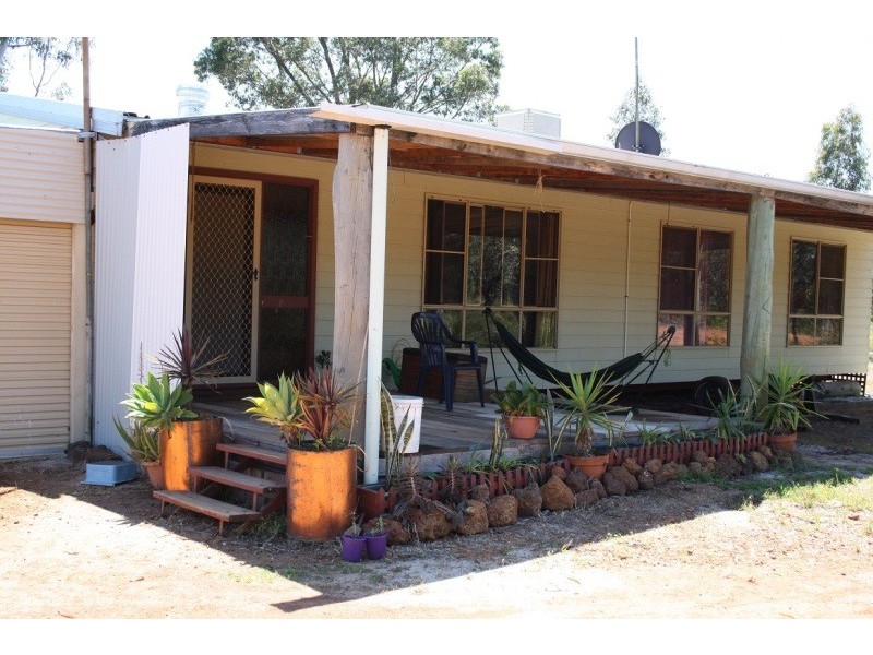 25 Hoy Road, Gingin WA 6503