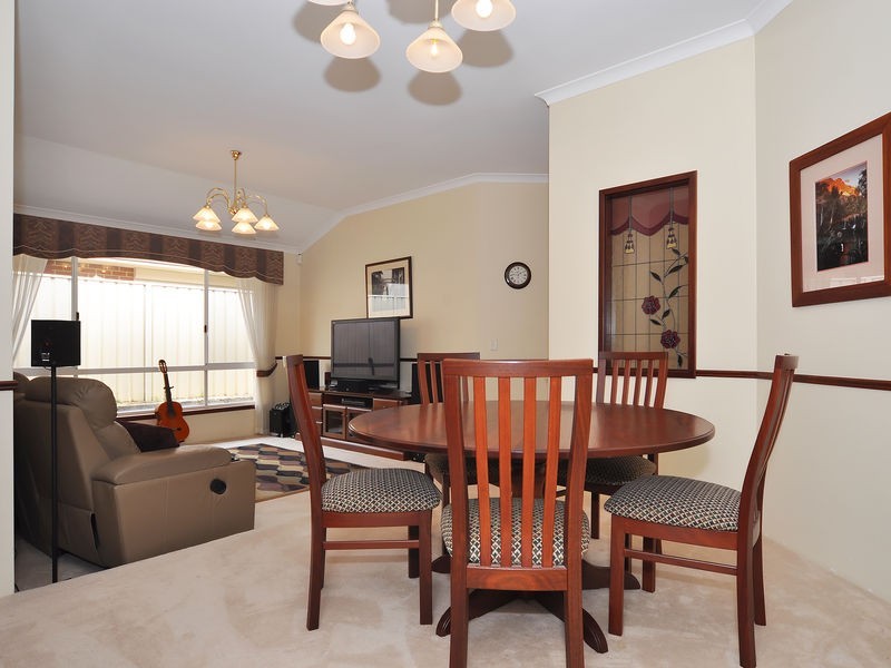 50  Manhattan Avenue, Iluka WA 6028