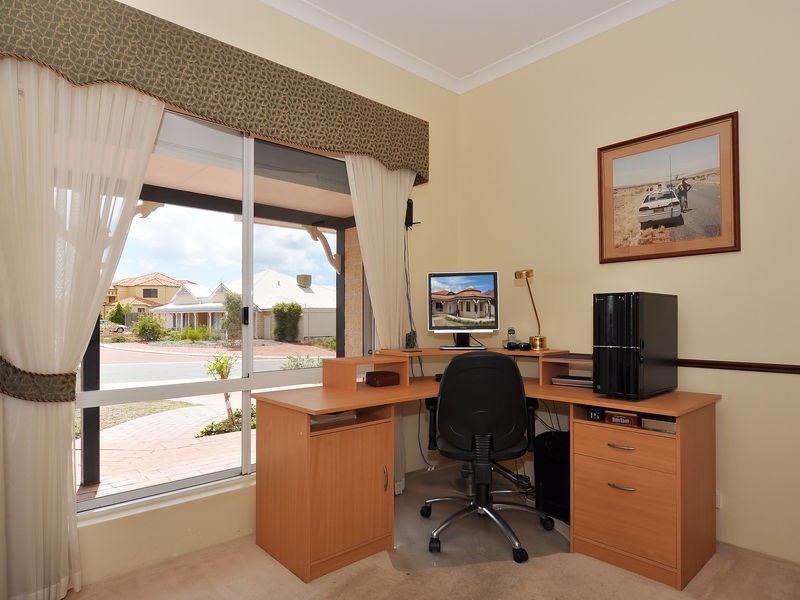 50  Manhattan Avenue, Iluka WA 6028