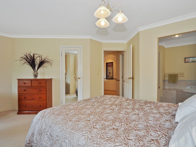 50  Manhattan Avenue, Iluka WA 6028