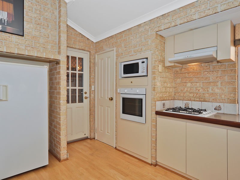 50  Manhattan Avenue, Iluka WA 6028