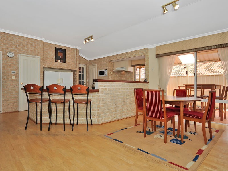 50  Manhattan Avenue, Iluka WA 6028