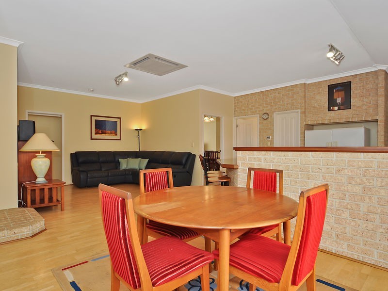 50  Manhattan Avenue, Iluka WA 6028