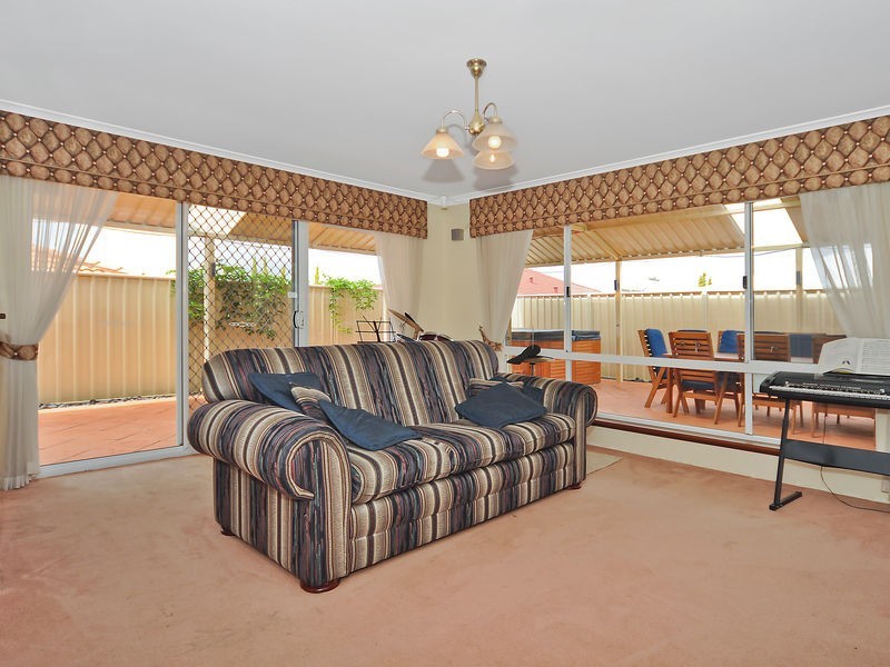 50  Manhattan Avenue, Iluka WA 6028