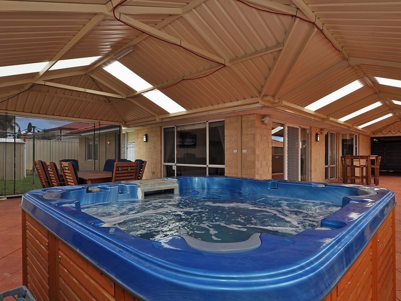 50  Manhattan Avenue, Iluka WA 6028