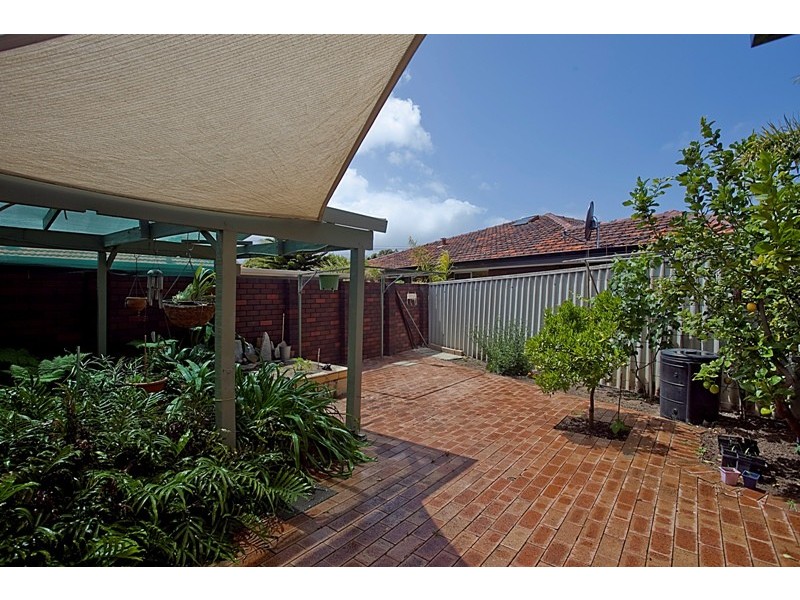 12a Mackay Way, Hillarys WA 6025