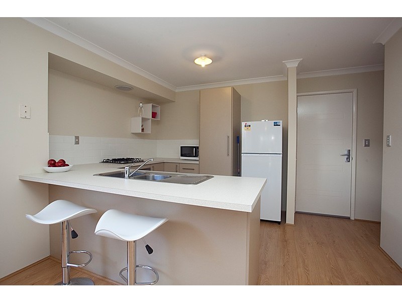 76 Kurrajong Boulevard, Banksia Grove WA 6031