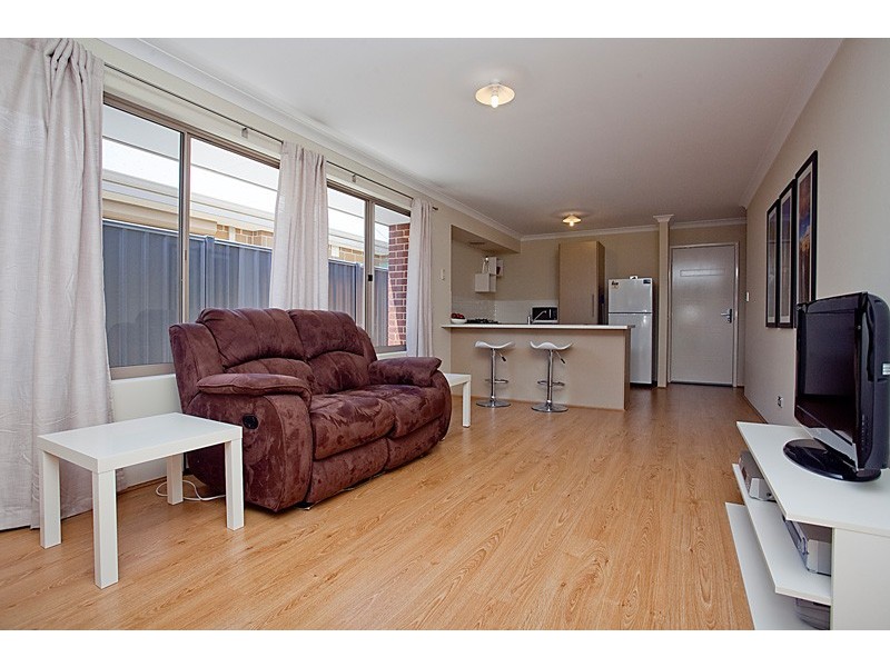 76 Kurrajong Boulevard, Banksia Grove WA 6031