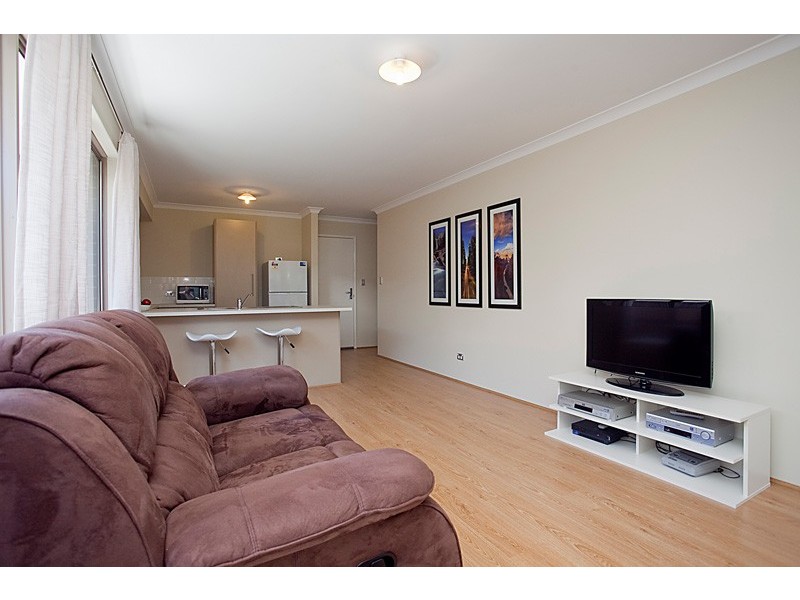 76 Kurrajong Boulevard, Banksia Grove WA 6031