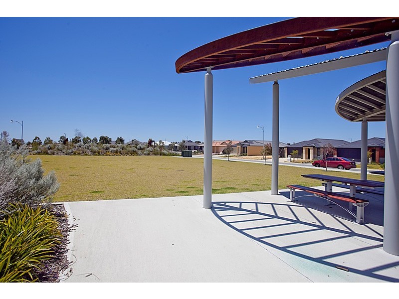 76 Kurrajong Boulevard, Banksia Grove WA 6031