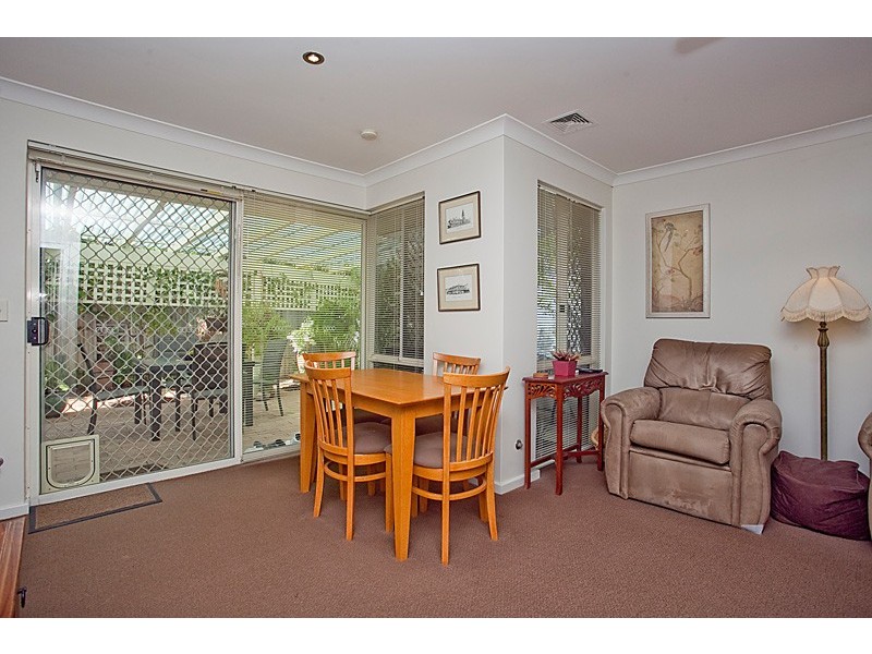 13/33 Cayley Street, Glendalough WA 6016