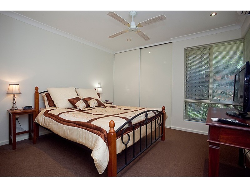 13/33 Cayley Street, Glendalough WA 6016