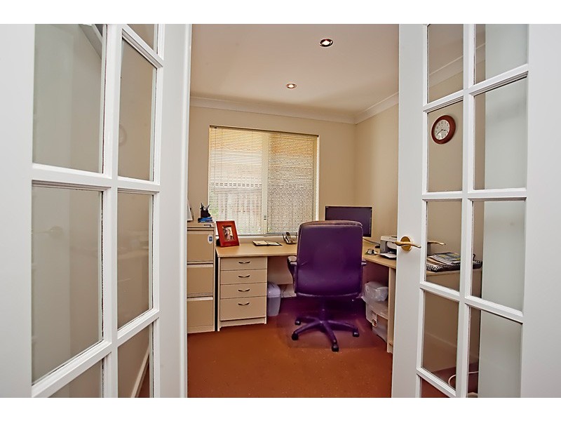 13/33 Cayley Street, Glendalough WA 6016