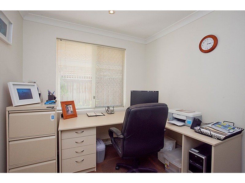 13/33 Cayley Street, Glendalough WA 6016