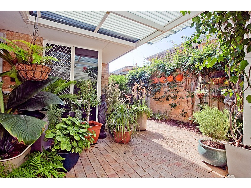 13/33 Cayley Street, Glendalough WA 6016