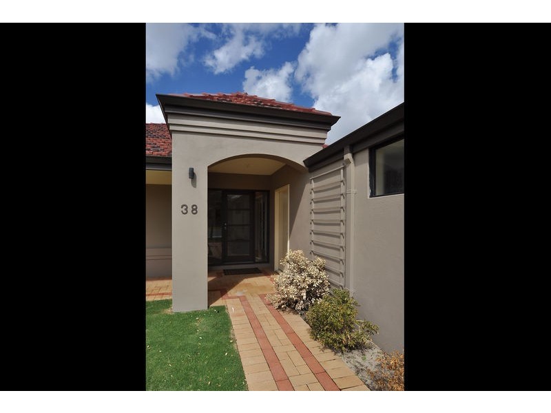 38 Keanefield Drive, Carramar WA 6031