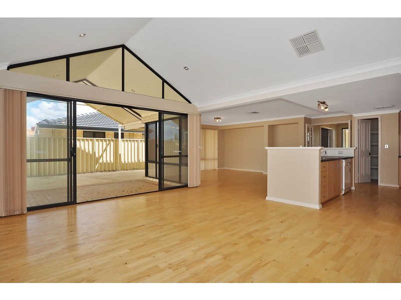 38 Keanefield Drive, Carramar WA 6031