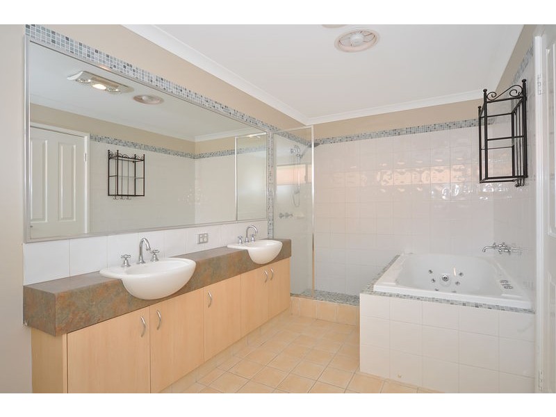 38 Keanefield Drive, Carramar WA 6031